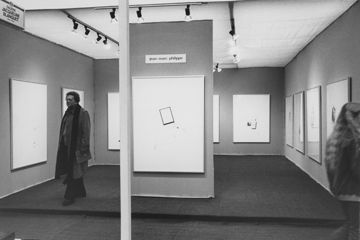 مشهد من معرض «Les Dix-neuf Regards ou l'Œuvre blanche»، FIAC، القصر الكبير، باريس، Galerie Jacqueline Blanquet، 1981