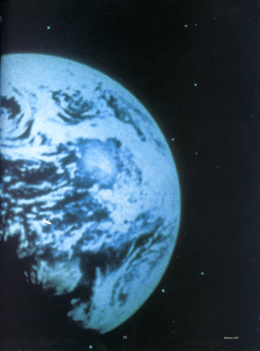 Reportaje sobre el arte espacial, pM (Arnoldo Mondadori, Milán), febrero de 1987, página 9